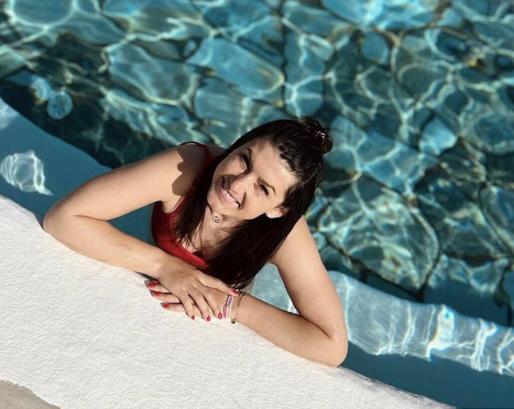 Stephanie Venier Bio-Hotel Stanglwirt Wasser Pool Summer Yes
Von: https://www.instagram.com/p/CM9Rl0KMX6p/ (Stephanie Venier, Ski Alpin, http://www.sportgeschichte.at) (13.04.2022) 