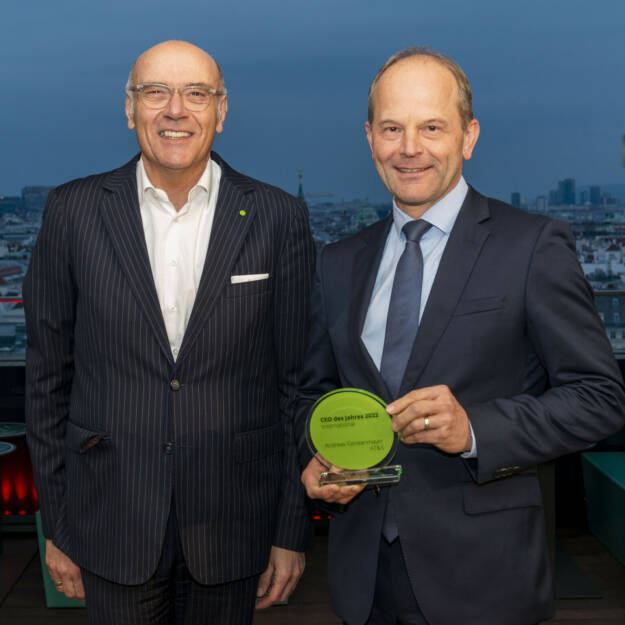 Andreas Gerstenmayer mit CEO Award 2022 ausgezeichnet, im Bild: Andreas Gerstenmayer (AT&S) (rechts) und Nikolaus Schaffer (Deloitte)
Fotocredit: börse-express/Themessl, © Aussendung (27.04.2022) 