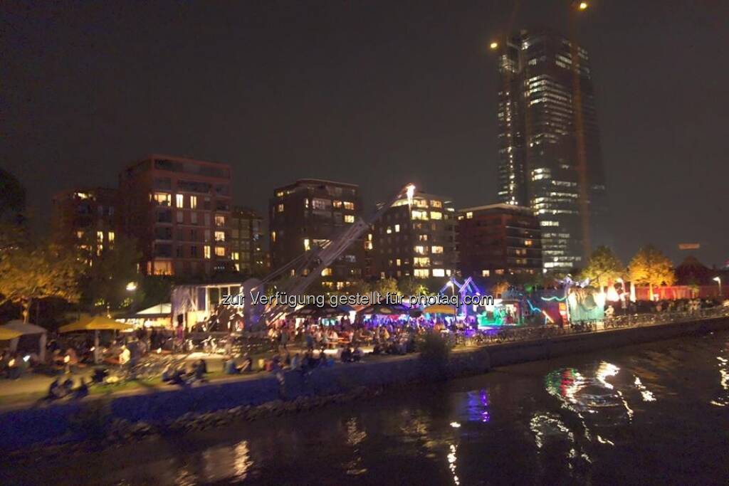 Lauer Sommerabend in Frankfurt auf einem Mainschiff. Gelungene Veranstaltung von vwd , © Dirk Herrmann (23.08.2013) 