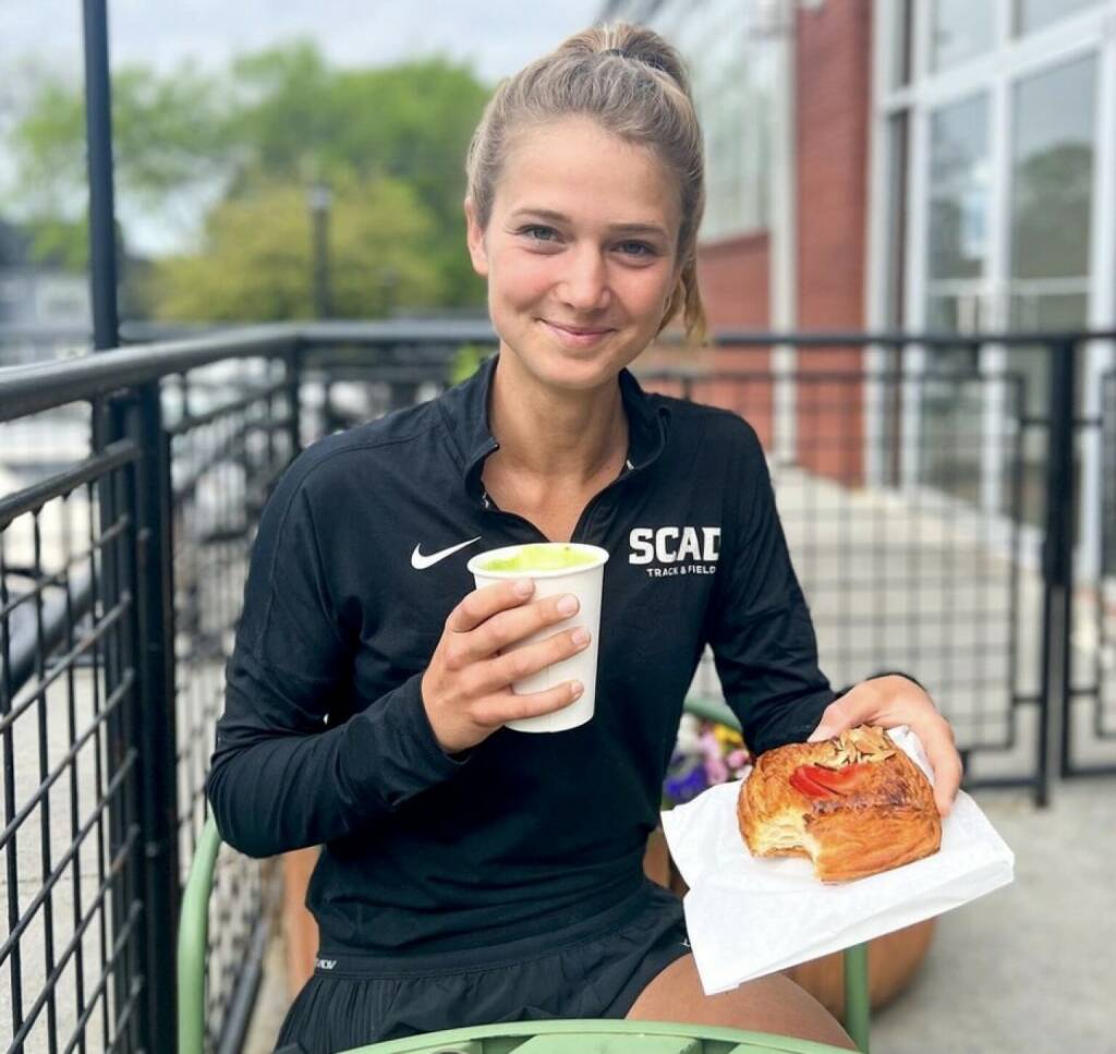 Mahlzeit, Mittag , Pause
(von: Lemi Wutz, 👩‍🎓 SCAD Alumni 🏅 7x NAIA All-American , 🏃‍♀️ Full-time Runner 🏊‍♀️ Part-time Triathlete https://www.instagram.com/lemi_w/ ) (07.05.2022) 