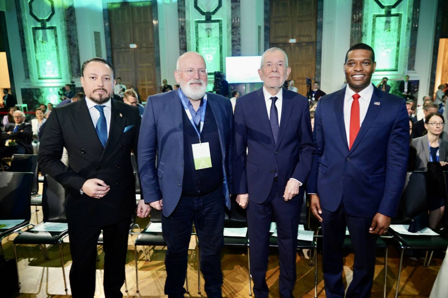 AUSTRIAN WORLD SUMMIT 2022: v.l.n.r.: Klemens Hallmann (CEO Hallmann Holding), Frans Timmermans (Vizepräsident der Europäischen Kommission), Alexander van der Bellen (Bundespräsident), Michael S. Regan (Leiter der US-Umweltschutzbehörde) Fotocredit:Andreas Tischler / Vienna Press