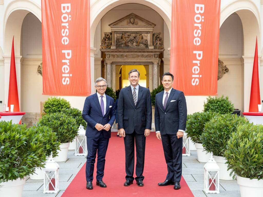 Wiener Börse Preis 2022 - HBMF Magnus Brunner, AT&S CSO Peter Schneider, Wiener Börse CEO Christoph Boschan, Credit: Wiener Börse (15.06.2022) 