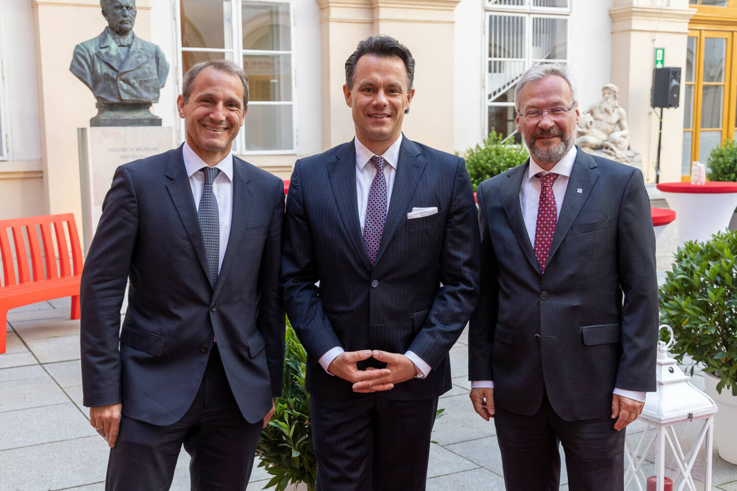 Wiener Börse Preis 2022: Stefan Dörfler (Erste Group), Christoph Boschan (Börse-CEO), Reinhard Florey (OMV), Credit: Wiener Börse