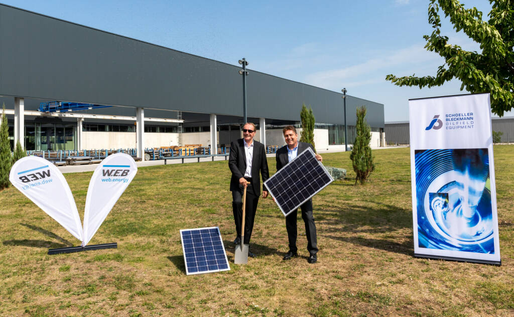 Photovoltaik-Anlagen von W.E.B liefern künftig 1,5 GWh Sonnenstrom für SBO: SBO-CEO Grohmann und W.E.B-CEO Dumeier beim Spatenstich der Anlage in Ternitz, Foto-Credit: Andreas Morawa/SBO, © Aussender (29.08.2022) 