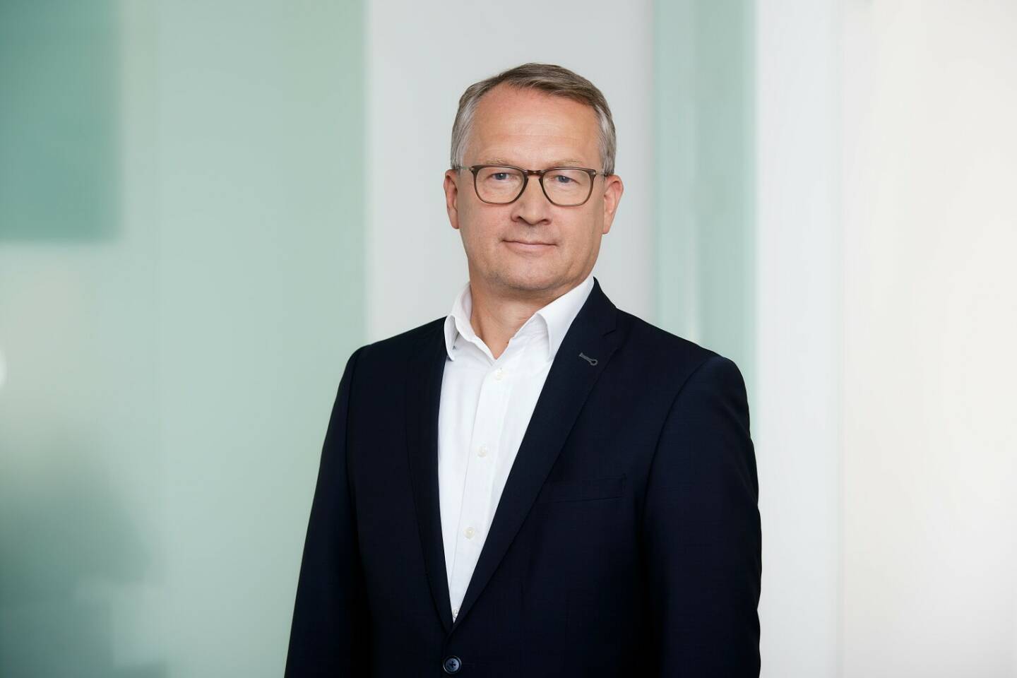 Das inhabergeführte Family Office Lennertz & Co. (LCO) stellt mit Torsten Schlüter, Julia Stöcker und Katharina Dittmer drei ausgewiesene Experten für regulatorische Themen und das Portfoliomanagement ein. Seit der Gründung 2015 ist das LCO-Team nunmehr auf 30 Köpfe angewachsen., Torsten Schlüter, Geschäftsführer Risikomanagement bei Lennertz & Co. / Credit: Lennertz & Co.