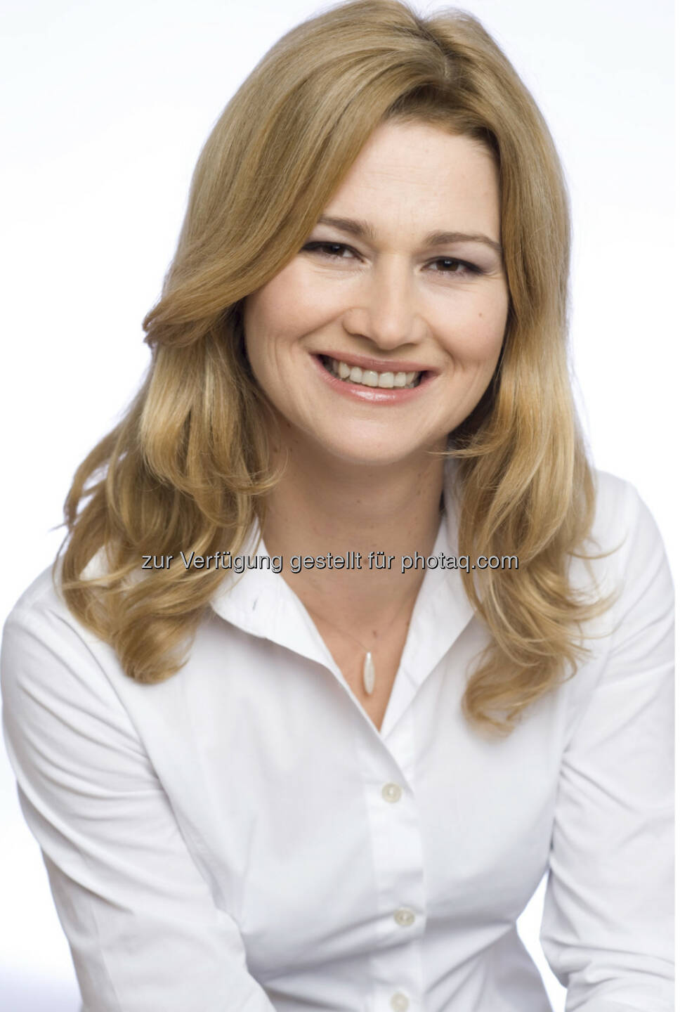 Barbara Braun&ouml;ck (42) wird als Head of Corporate Communications bei Wienerberger zuk&uuml;nftig die Bereiche Public Relations, interne Kommunikation und Kommunikation im Bereich Nachhaltigkeit verantworten. Barbara Braun&ouml;ck, die seit nunmehr sieben Jahren bei Wienerberger t&auml;tig ist, hat zuvor f&uuml;nf Jahre die Abteilung Investor Relations geleitet. Vor ihrem Eintritt bei Wienerberger war sie neun Jahre bei Unternehmensberatern t&auml;tig, sechs davon bei KPMG Financial Advisory Services, wo der Schwerpunkt ihrer T&auml;tigkeit auf Projektfinanzierung und M&A lag (c) Aussendung