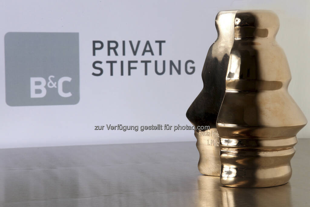 Einreichphase für den Houskapreis 2014, Österreichs größten privaten Forschungspreis, startet: Der Houskapreis ist Österreichs größter privater Forschungspreis und wird seit 2005 von der renommierten B&C Privatstiftung vergeben. Ab sofort bis zum 15. November 2013 um 24 Uhr sind alle heimischen Universitäten eingeladen, ihre Forschungsprojekte für den Houskapreis 2014 einzureichen. Erstmals können sich neben den Universitäten auch die Österreichische Akademie der Wissenschaften (ÖAW) und das Institute for Science and Technology Austria (IST Austria) um das hochdotierte Preisgeld von insgesamt 300.000 Euro bewerben. Die Preisverleihung findet am 10. April 2014 im Rahmen einer feierlichen Gala in Wien statt. (28.08.2013) 