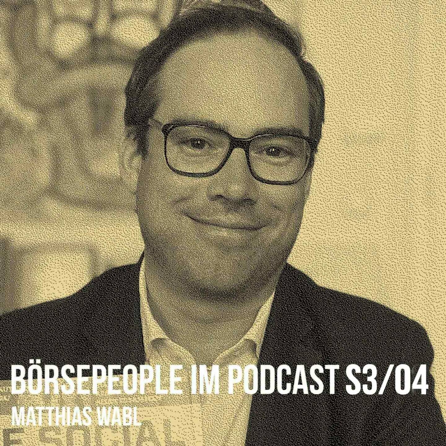 https://open.spotify.com/episode/5ITbByZqaJmvsPieux0p1d
Börsepeople im Podcast S3/04: Matthias Wabl - Matthias Wabl studierte in Österreich, Frankreich und den Vereinigten Staaten, um danach in knapp 20 Jahren bei Bloomberg die Wirtschafts- und Börsegeschichte wohl noch näher als die meisten anderen Börseberichterstatter:Innen journalistisch begleiten zu dürfen. Wir sprechen über Stationen in NY, Wien, Zürich und London, Verantwortung in der Führung von Teams bzw. auch in der Frage, wie man mit Stories, die wohl viel bewegen werden, umgeht. Stichworte: Swisscom / Telekom Austria wird nichts, die Fest-Zurrung des CHF, Riesentroubles bei der UBS und vieles mehr. Matthias berichtete zu Beginn über Commodities und gegen Ende seiner Bloomberg-Zeit in Form von Reportagen über Lieblingsthemen wie zB die Asset Klasse Wald. Seit kurzem ist er mit Theseus Advisors selbstständig, wir sprechen da u.a. über die ÖBAG. Und natürlich: Zu Michael Bloomberg hatte ich auch eine Frage.<br/>https://www.theseusadvisers.com<br/>About: Die Serie Börsepeople findet im Rahmen von http://www.christian-drastil.com/podcast statt. Es handelt sich dabei um typische Personality- und Werdegang-Gespräche. Die Season 3 umfasst unter dem Motto „22 Börsepeople“ erneut 22 Podcast-Talks, divers zusammengesetzt. Presenter der Season 3 ist der Börsekandidat VAS AG ( https://www.vas.co.at). Der meistgehörte Börsepeople Podcast 2022 per Stichtag 30.11., 23:59 Uhr wird es einen Number One Award für 2022 gewinnen (vgl. https://boerse-social.com/numberone/2021)- Zwischenstand tagesaktuell um 12 Uhr aktualisiert unter http://www.boersenradio.at/people .<br/>Bewertungen bei Apple (oder auch Spotify) machen mir Freude: https://podcasts.apple.com/at/podcast/christian-drastil-wiener-borse-sport-musik-und-mehr-my-life/id1484919130