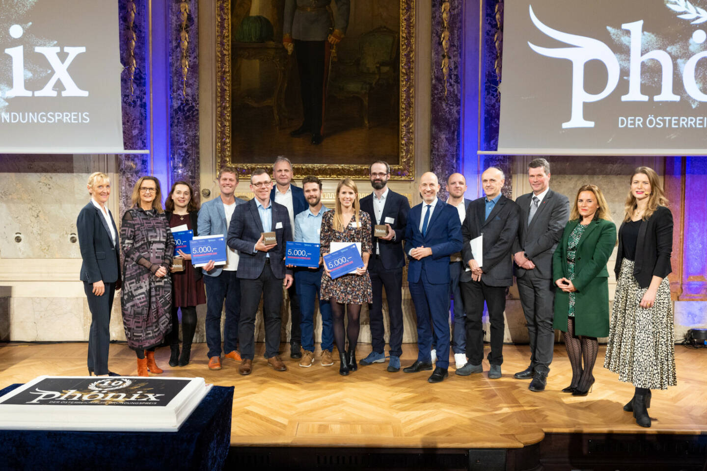 AWS: Verleihung des Österreichischen Gründerpreises PHÖNIX im Haus der Industrie. FOTO: Gruppenfoto aller Preisträger:innen, Credit: www.annarauchenberger.com / Anna Rauchenberger