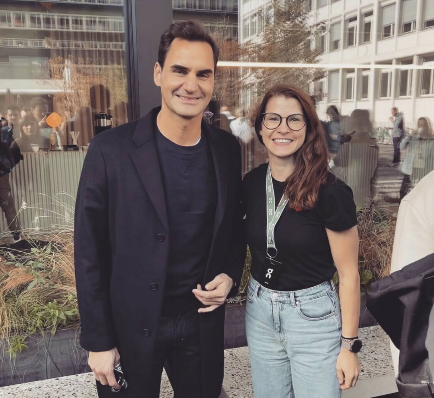 Roger Federer Corinna Choun
cory_cocoo
A Photo with Roger ☑️ 
Echt etwas ganz besonderes & ich fühle mich sehr geehrt 🥹
Ein Sportler der Sonderklasse auch für nicht Tennis Fanatiker (wie ich (k)einer bin 😏aber psst muss er ja nicht wissen 😂) 
▪️
#sports #tennis #onrunning #on #rogerfederer #switzerland #athlete #run #running #motivation