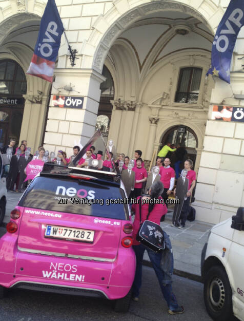 Neos vor der ÖVP-Zentrale (29.08.2013) 