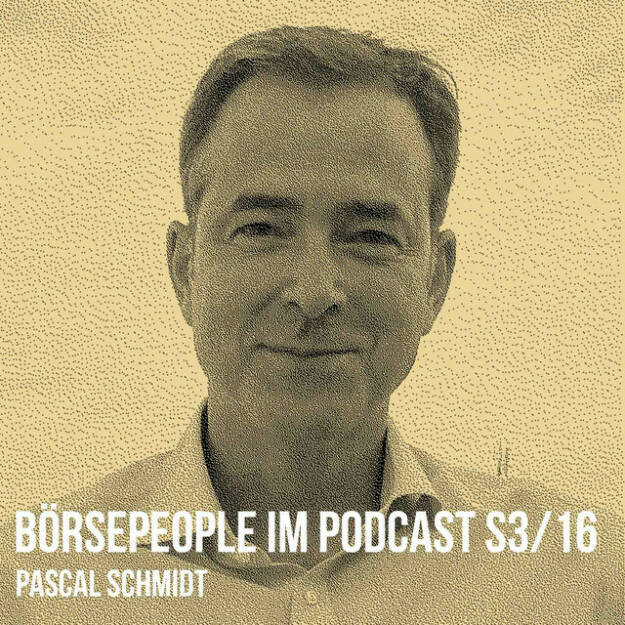 https://open.spotify.com/episode/5khAEn2Edot5xpRmm7PYtt
Börsepeople im Podcast S3/16: Pascal Schmidt - Pascal Schmidt, ehemaliger Infineon-Manager und Unternehmensberater, ist seit viereinhalb Jahren CFO der Marinomed AG, die wiederum in Kürze ihren 4. Geburtstag an der Wiener Börse feiern wird. Wir sprechen über M&amp;A, Private Equity, Venture Capital, Mummert &amp; Company, Raymond James, die Fragen Deutschland oder Österreich bzw. ob und wann man die Seiten wechseln soll. Weiters über wichtige Wegbegleiter:innen wie Ute Lassnig bzw. jetzt Andreas Grassauer und Eva Prieschl-Grassauer. Auch Awards wie den Houskapreis darf man nicht vergessen. Übrigens: Danach sammelten wir gemeinsam 10 Kilometer für meine 251k zum 251er der Wiener Börse. Lässig wars.<br/>https://www.marinomed.com/de/<br/>B&amp;C-Podcasts „Über:Mut – wir schaffen Chancen“ über den Houskapreis.  https://audio-cd.at/page/playlist/2574<br/>251k zum 251er der Wiener Börse: https://photaq.com/page/index/4076/ <br/>About: Die Serie Börsepeople findet im Rahmen von http://www.christian-drastil.com/podcast statt. Es handelt sich dabei um typische Personality- und Werdegang-Gespräche. Die Season 3 umfasst unter dem Motto „22 Börsepeople“ erneut 22 Podcast-Talks, divers zusammengesetzt. Presenter der Season 3 ist der Börsekandidat VAS AG ( https://www.vas.co.at). Der meistgehörte Börsepeople Podcast 2022 per Stichtag 30.11., 23:59 Uhr wird es einen Number One Award für 2022 gewinnen (vgl. https://boerse-social.com/numberone/2021)- Zwischenstand tagesaktuell um 12 Uhr aktualisiert unter http://www.audio-cd.at/people .<br/>Bewertungen bei Apple (oder auch Spotify) machen mir Freude: https://podcasts.apple.com/at/podcast/christian-drastil-wiener-borse-sport-musik-und-mehr-my-life/id1484919130 . (28.11.2022) 