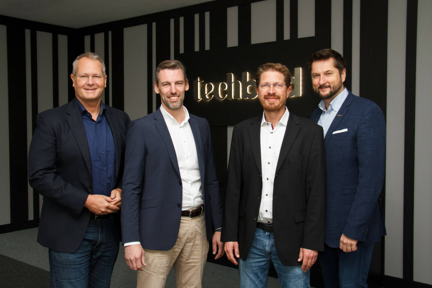 techbold network solutions GmbH: techbold übernimmt zwei weitere IT-Firmen, nämlich die JASCH-IT GmbH von Jochen Jasch und die WEMIT Services GmbH von Elmar Fleck. Im Bild v.l.n.r.: Gerald Reitmayr, techbold Vorstand/COO; Jochen Jasch, Gründer Jasch-IT und techbold Key Account Manager; Elmar Fleck, Gründer und Geschäftsführer WEMIT; Damian Izdebski, techbold Gründer/CEO; Credit: techbold