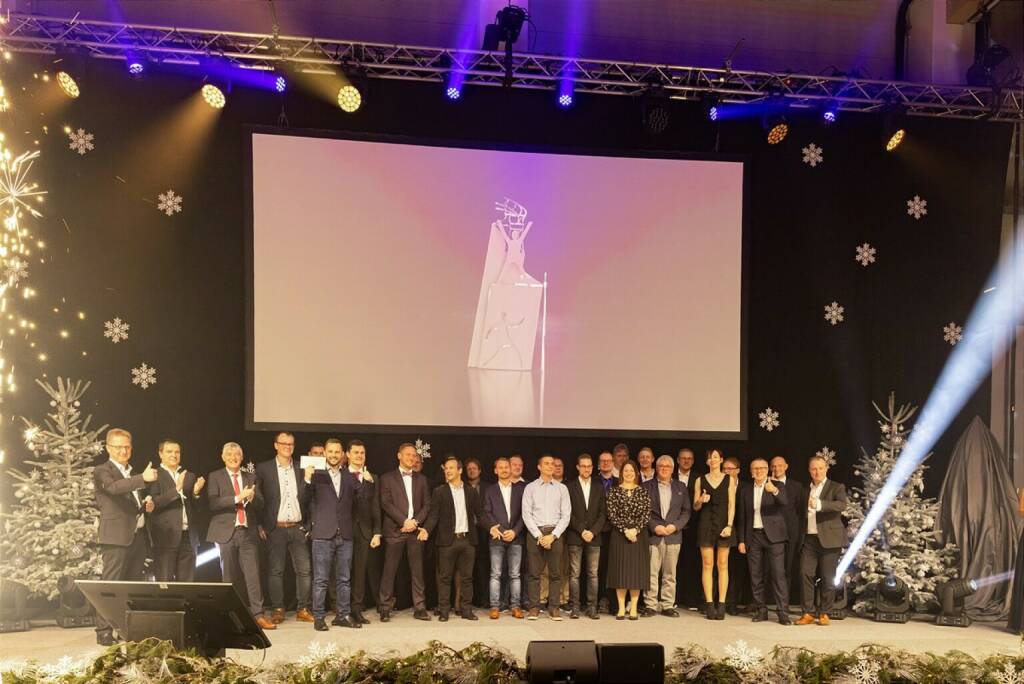 Leonardo 2022: FACC verleiht Teamaward für innovative Ideen; Das Siegerteam des Leonardo 2022
© FACC - Rambossek, © Aussendung (06.12.2022) 