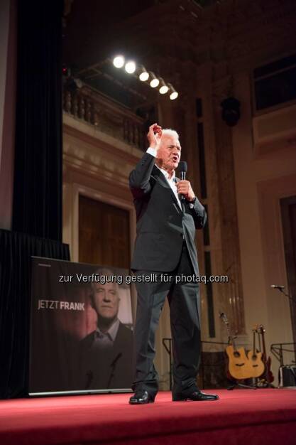 Frank Stronach bei seiner Rede in der Hofburg Wien: Wir müssen den Leuten zu verstehen geben, dass es eine einmalige Chance ist, das System zu verändern. (mit freundlicher Genehmigung vom Team Stronach) (30.08.2013) 