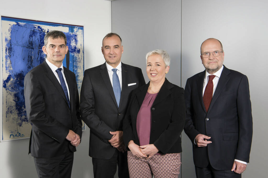 Frequentis-Vorstand: Von links: CFO Peter Skerlan, CEO Norbert Haslacher, COO Monika Haselbacher, CTO, COO Hermann Mattanovich, Credit: Frequentis, © Aussender (12.12.2022) 