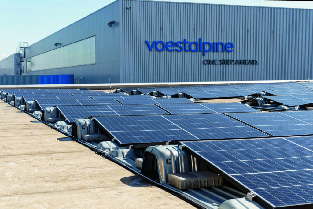 Als Anbieter von hochqualitativen Stahlkomponenten und -systemen für Unterkonstruktionen von Photovoltaik-Anlagen profitiert die Metal Forming Division des voestalpine-Konzerns von der aktuell hohen Nachfrage aus der Solarindustrie. Credit: voestalpine, © Aussender (13.12.2022) 