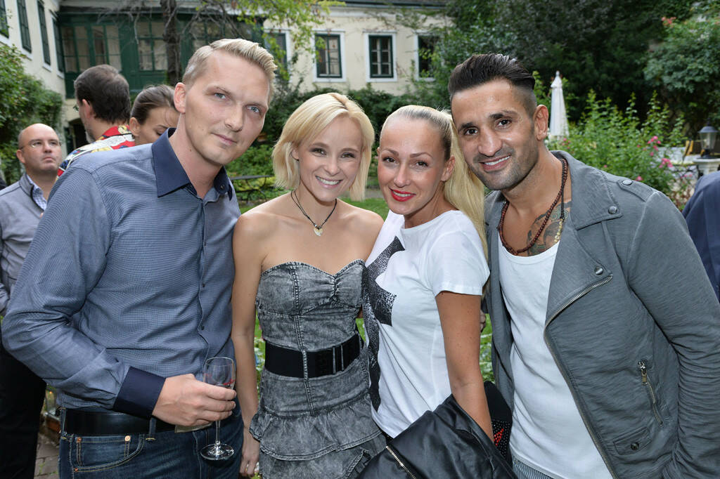 Alexander Schiel (Sozialmarkt Wien), Missy May (Sängerin),  Fadi Merza (Boxer) mit Ehefrau, © leisure.at/Christian Jobst (30.08.2013) 