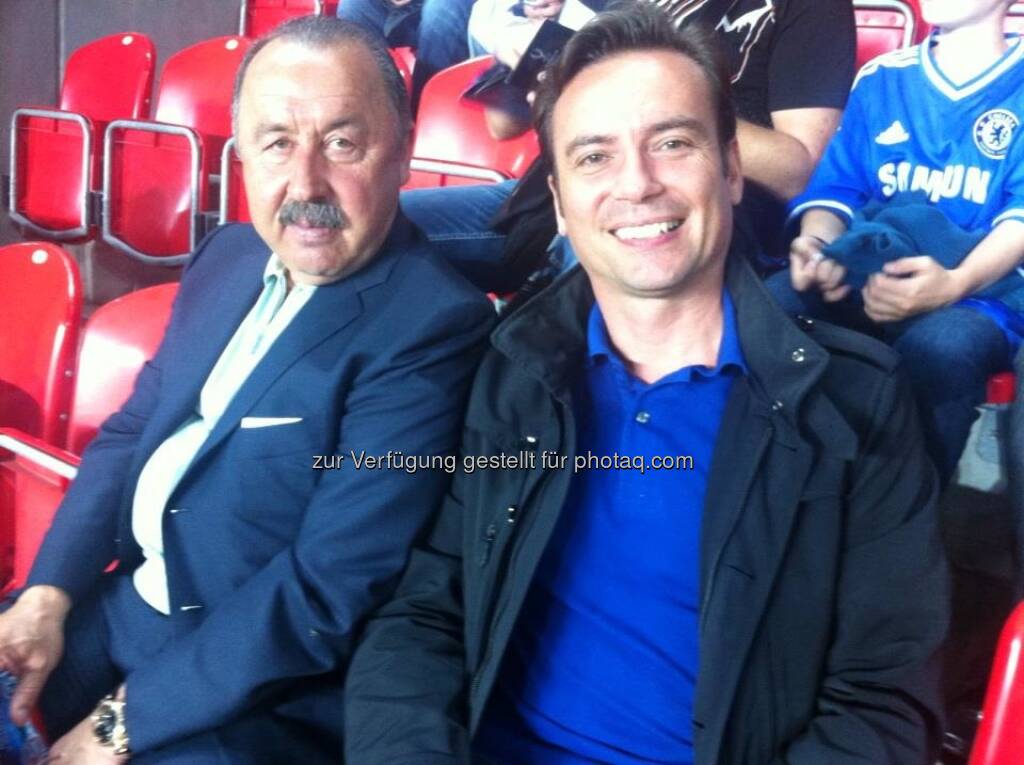 Sitznachbarn: Vicente del Bosque (Trainer der spanischen Nationalmannschaft), Werner Becher (Interwetten) (01.09.2013)