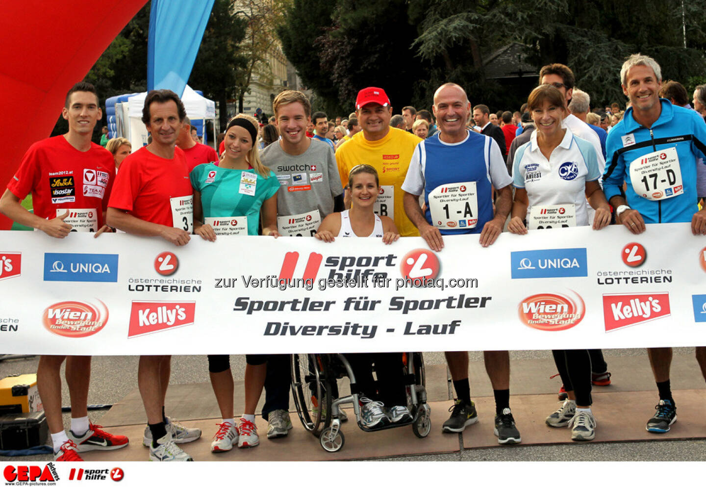 Andreas Vojta (AUT), Sportstadtrat Christian Oxonitsch, Nadine Brandl, Andreas Onea, Hermann Christ, Sabine Weber-Treiber (AUT), Sportminister Gerald Klug, Claudia Kristofics-Binder und Michael Konsel. (Foto: GEPA pictures/ Philipp Brem)