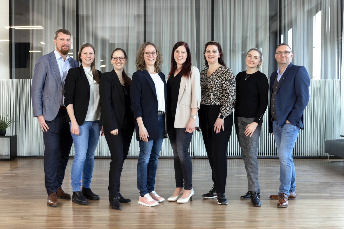 FACC:  Jobsharing neu gedacht: Das Projektteam, bestehend aus IT, Communications, HR und dem Plattformanbieter JobTwins. V.l.n.r.: Alexander Hochmeier (VP IT & Security), Kristina Danninger (Senior Marketing & Communications Manager), Sigrid Uray-Esterer (JobTwins), Katharina Brunneder (Information Security Officer), Kathrin Gerauer (Information Security Officer), Martina Thoeress-Kofler (Group Lead Employer Branding), Katharina Miller (JobTwins) und Martin Pils (CISO). Foto by Georg Tiefenthaler (GETIFO)