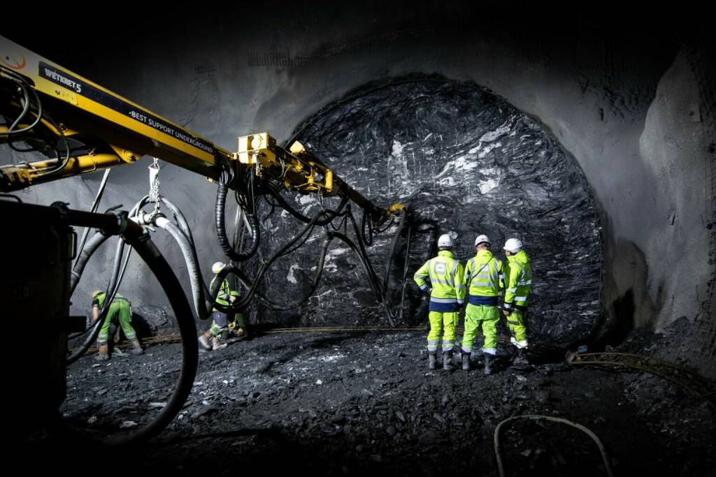 Galleria di base del Brennero Brenner Basistunnel BBT SE: Zuschlag für Baulos „H53 Pfons-Brenner“ erteilt, Brenner Basistunnel: Vortrieb mit Besichtigung der Ortsbrust, Fotocredit:BBT SE, © Aussendung (04.04.2023) 