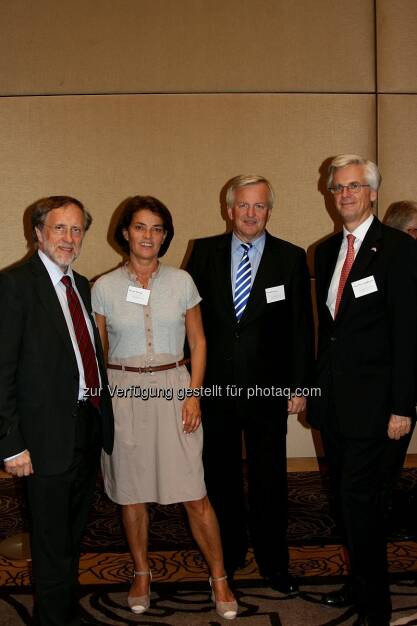 Friedrich Rödler (Erste Group Bank AG), Daniela Homan (AmCHam Austria), Rudolf Kemler (ÖIAG), Felix Thun-Hohenstein (AmCham Austria), © AmCham Austria (03.09.2013) 