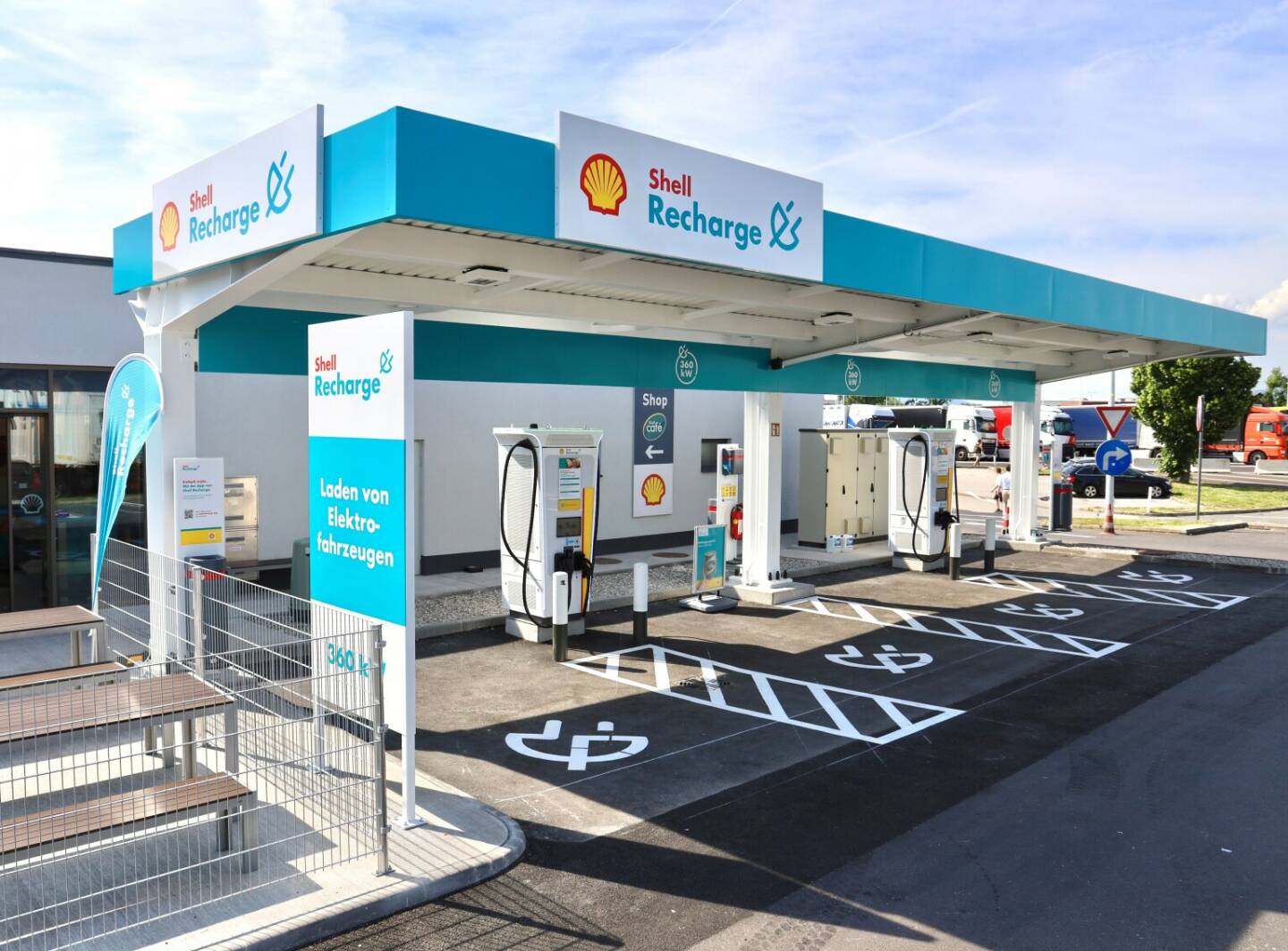 Shell Austria: Shell eröffnet die ersten Ultraschnellladesäulen an Autobahnen in Österreich, Shell plant in Österreich bis 2025 ein flächendeckendes Shell Recharge Ultraschnell- und Schnellladenetz an den Autobahnen zu errichten, Fotocredit:Shell Austria GmbH