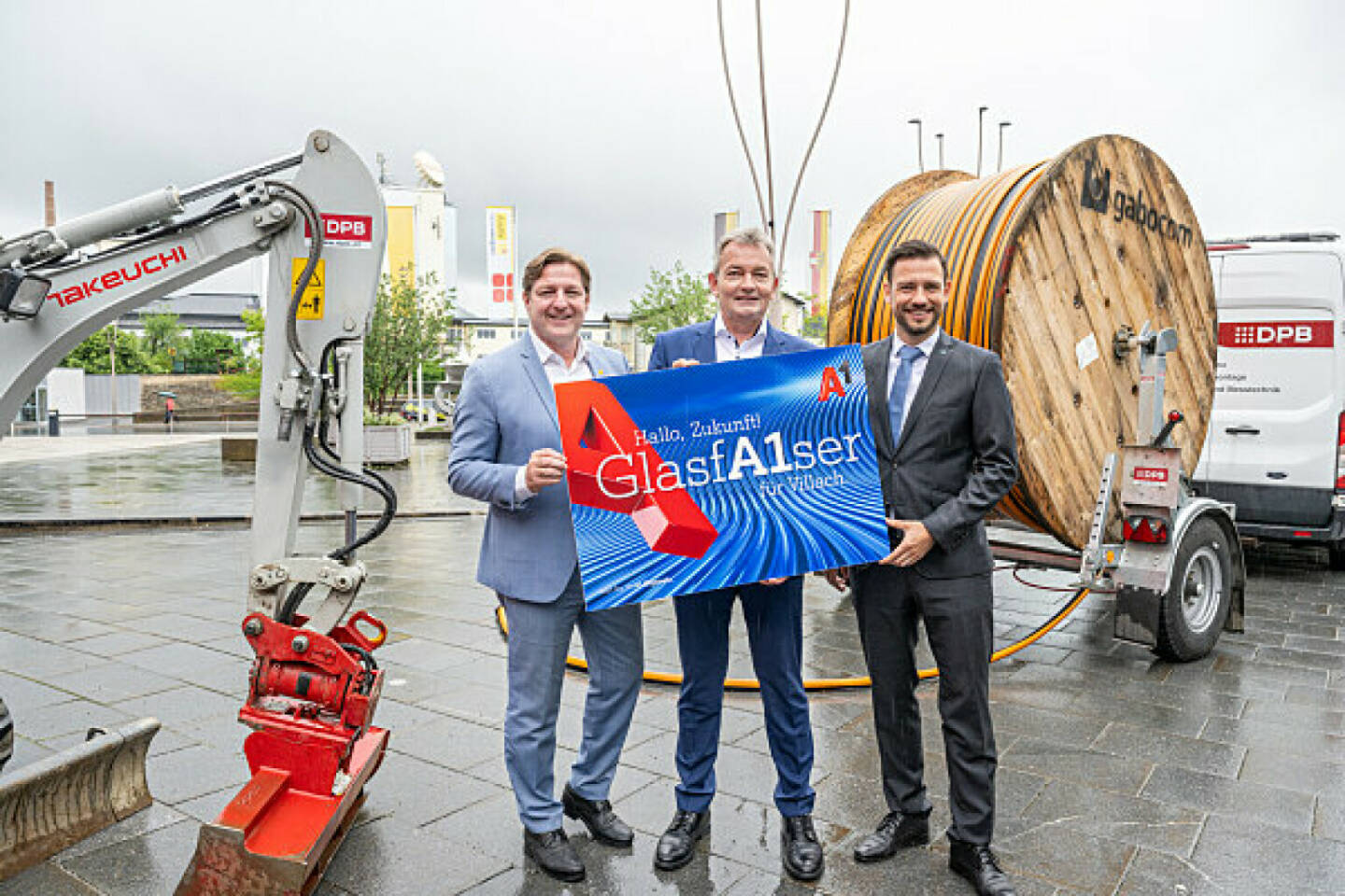 A1 bringt ultraschnelles Internet nach Villach
v.l.n.r.: Villachs Bürgermeister Günther Albel, , A1 CEO Marcus Grausam, Landesrat Sebastian Schuschnig
© A1/APA/Fessl