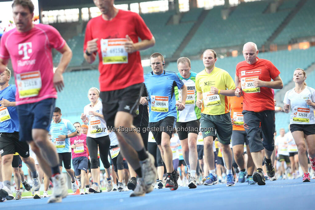 Wien Energie Business Run, im Ernst-Happel-Stadion, Läufer, © Wien Energie (05.09.2013) 