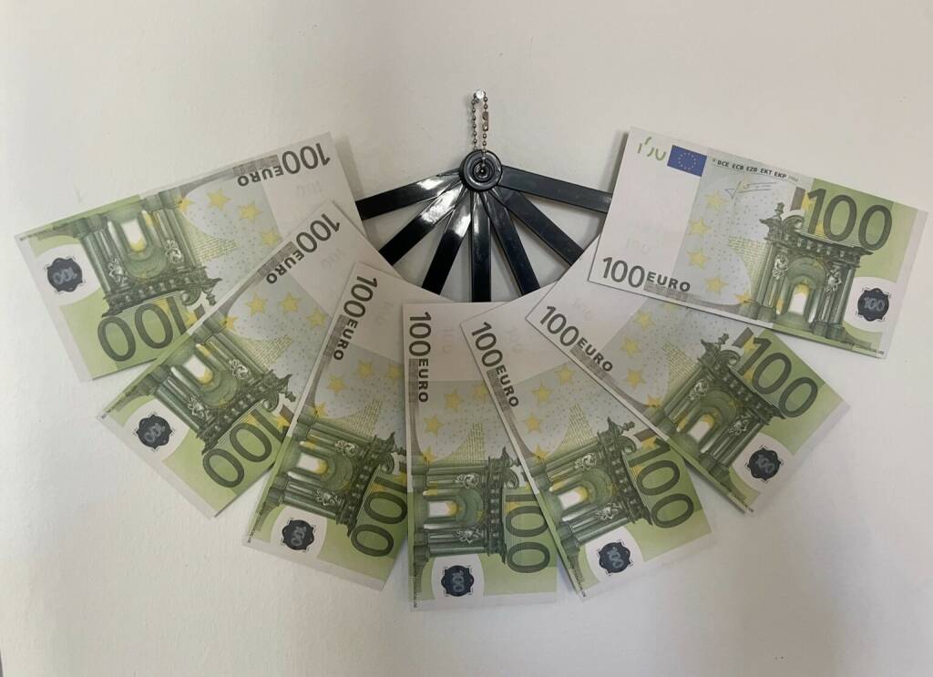 700 100 Geld Scheine Cash, © <a href=
