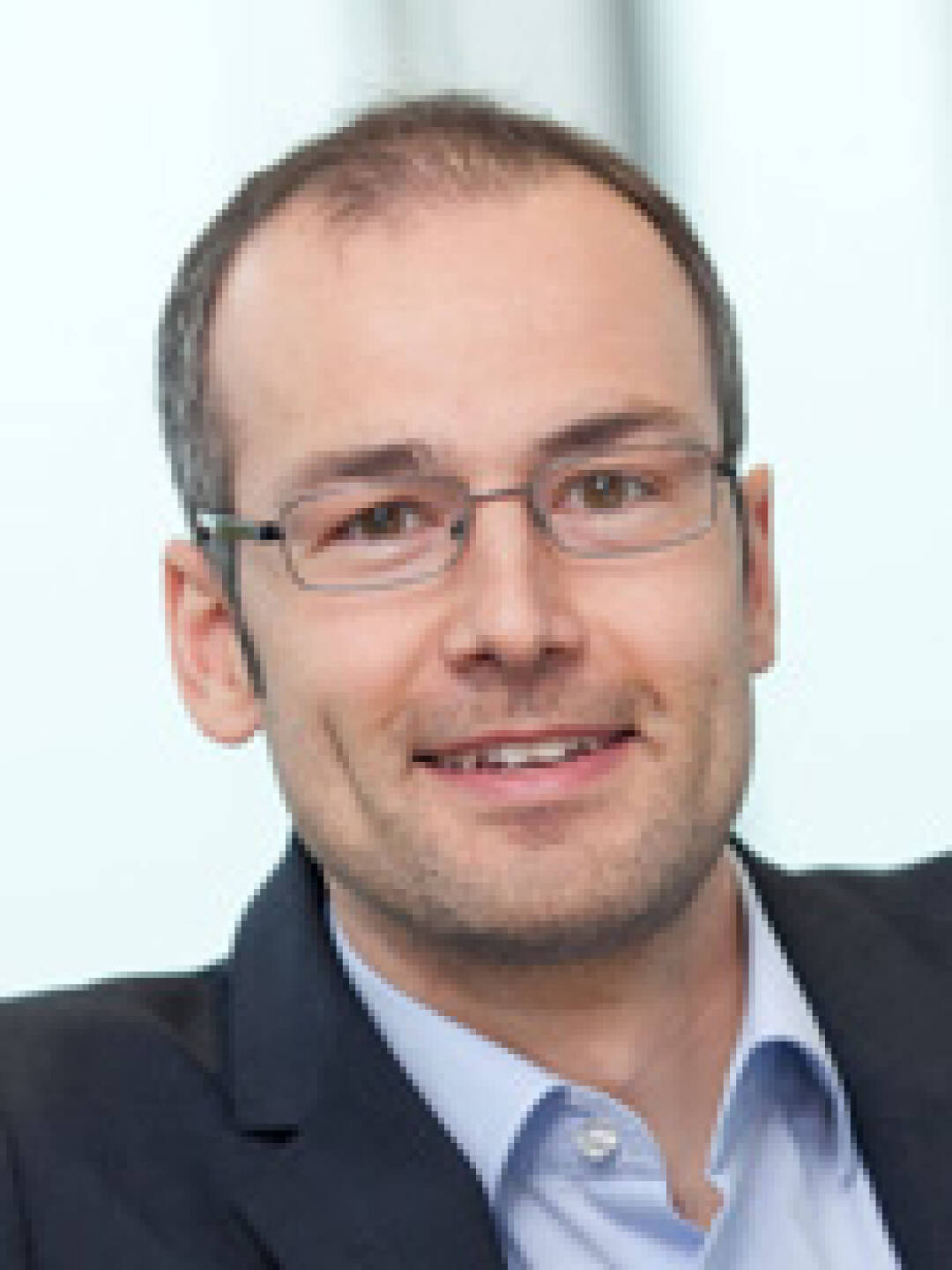 Felix Rüsch ist neuer Leiter der Investor Relations des OMV-Konzerns. Er wird direkt an David C. Davies, Vorstandsvorsitzender-Stellvertreter und Finanzvorstand von OMV, berichten. Felix Rüsch kam 2009 zum OMV Konzern und folgt auf Lăcrămioara Diaconu-Pinţea, die im Bereich Exploration und Produktion die Leitung der Business Support Funktion übernimmt (c) OMV