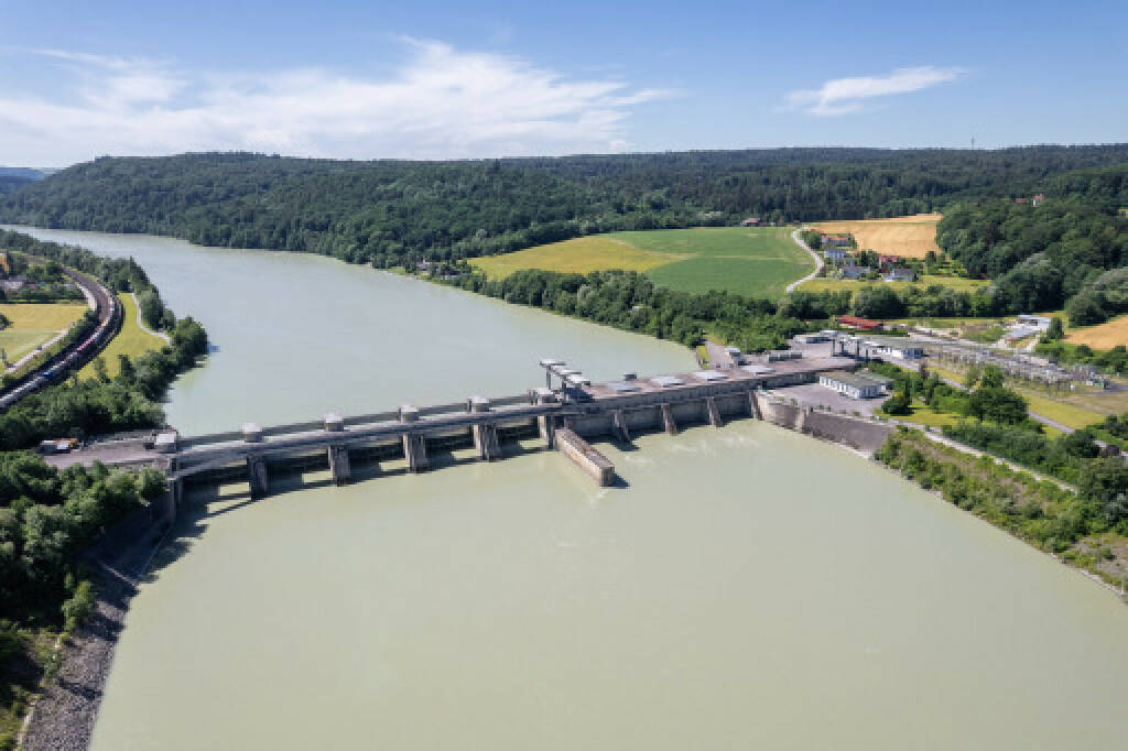 Das Wasserkraftwerk von VERBUND in Passau Ingling, aus dem der WACKER-Standort Burghausen zukünftig Grünstrom bezieht, Credit: Verbund, © Aussendung (25.06.2024) 