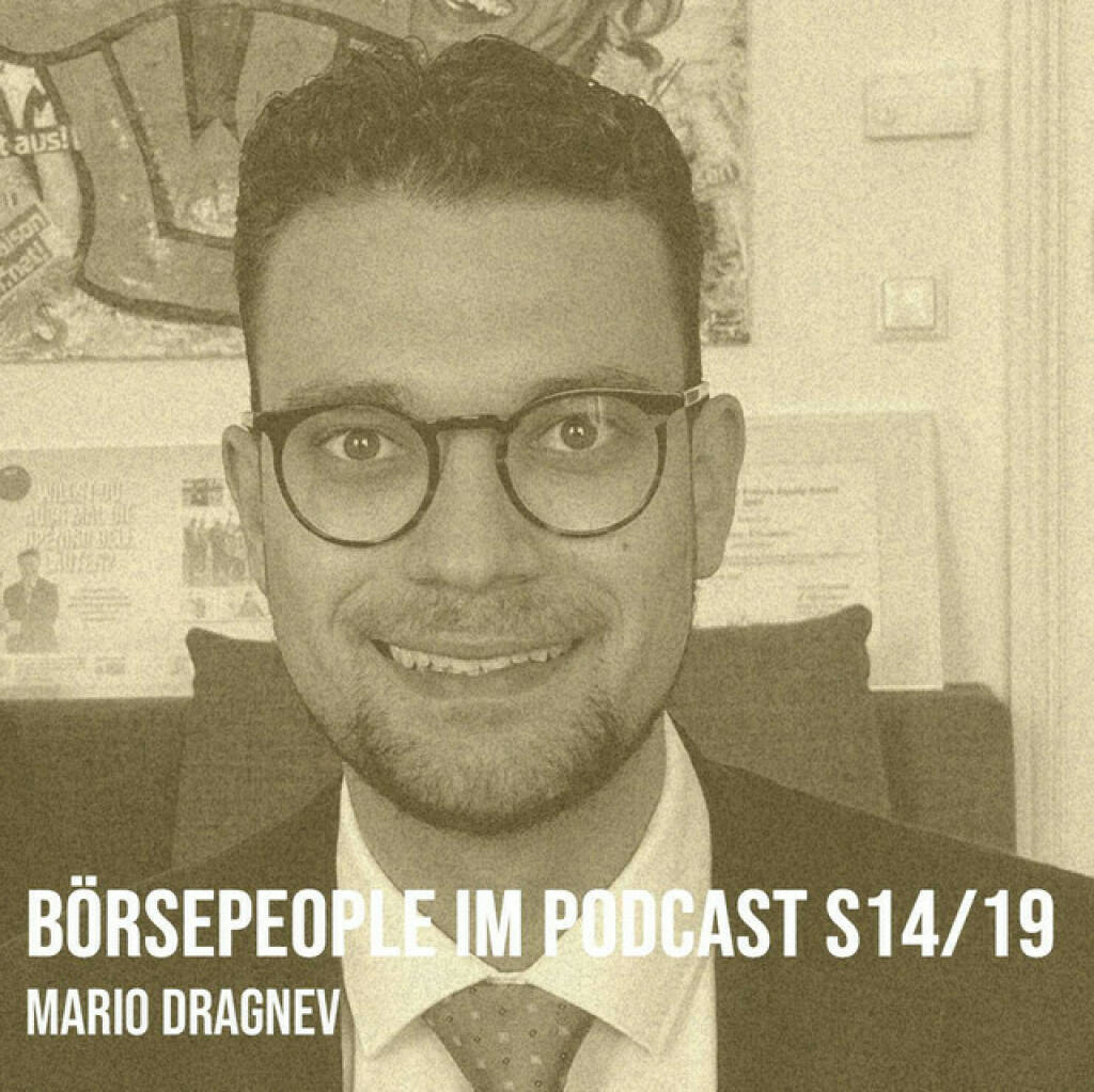 https://open.spotify.com/episode/5CHzfeBlbotqX73Pm1YAon
Börsepeople im Podcast S14/19: Mario Dragnev - <p>Mario Dragnev war Büroleiter des lautesten Kapitalmarktpolitikers Gerald Loacker und ist jetzt Berater bei Public Interest Consultants in Wien, einem Beratungshaus für Lobbying, Public Relations und strategische Kommunikation, ein klassischer Vernetzer von Wirtschaft (viele ATX-Unternehmen) und Politik. Ein Internship bei der Wiener Börse hat er auch gemacht. Schon mit 15 las er Hayek und Mises und engagierte sich mit liberalen Themen. Ich frage ihn, ob man mit diesen Ansichten ein Alien war, aber auch zu den Hobbies Tischtennis und Schlagzeug, zur Zahl Pi, Real Money mit dem Startmotivator Covid-Crash sowie Sophie Wotschke, Karin Bauer und Andreas Schnauder.<br>
<br>
<a href=https://www.publicinterest.at target=_blank>https://www.publicinterest.at</a><br>
Börsepeople Gerald Loacker: <a href=https://audio-cd.at/page/podcast/4227 target=_blank>https://audio-cd.at/page/podcast/4227</a><br>
Börsepeople Sophie Wotschke: <a href=https://audio-cd.at/page/playlist/4593 target=_blank>https://audio-cd.at/page/playlist/4593</a><br>
Börsepeople Karin Bauer: <a href=https://audio-cd.at/page/podcast/6164 target=_blank>https://audio-cd.at/page/podcast/6164</a><br>
<br>
About: Die Serie Börsepeople findet im Rahmen von <a href=http://www.audio-cd.at target=_blank>http://www.audio-cd.at</a> und dem Podcast Audio-CD.at Indie Podcasts statt. Es handelt sich dabei um typische Personality- und Werdegang-Gespräche. Die Season 13 umfasst unter dem Motto „24 Börsepeople“ 24 Talks. Presenter der Season 14 ist die VIG, <a href=https://group.vig target=_blank>https://group.vig</a> .Welcher der meistgehörte Börsepeople Podcast ist, sieht man unter <a href=http://www.audio-cd.at/people target=_blank>http://www.audio-cd.at/people.</a> Der Zwischenstand des laufenden Rankings ist tagesaktuell um 12 Uhr aktualisiert.<br>
<br>
Bewertungen bei Apple (oder auch Spotify) machen mir Freude: <a href=http://www.audio-cd.at/spotify target=_blank>http://www.audio-cd.at/spotify</a> , <a href=http://www.audio-cd.at/apple target=_blank>http://www.audio-cd.at/apple</a> .<br>
<br>
</p> (04.09.2024) 