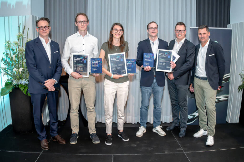 Die Innovation Award Gewinner 2024: v.l.n.r. Paul Haberfellner (Nagarro), Florian Waas-Filp (Österreichische Post), Daphne Vandijken (Dectris), Michael Köstinger (ÖBB), Michael Frank (Nagarro), Mario Berger (Google Cloud); Foto: Nagarro, © Aussendung (21.10.2024) 