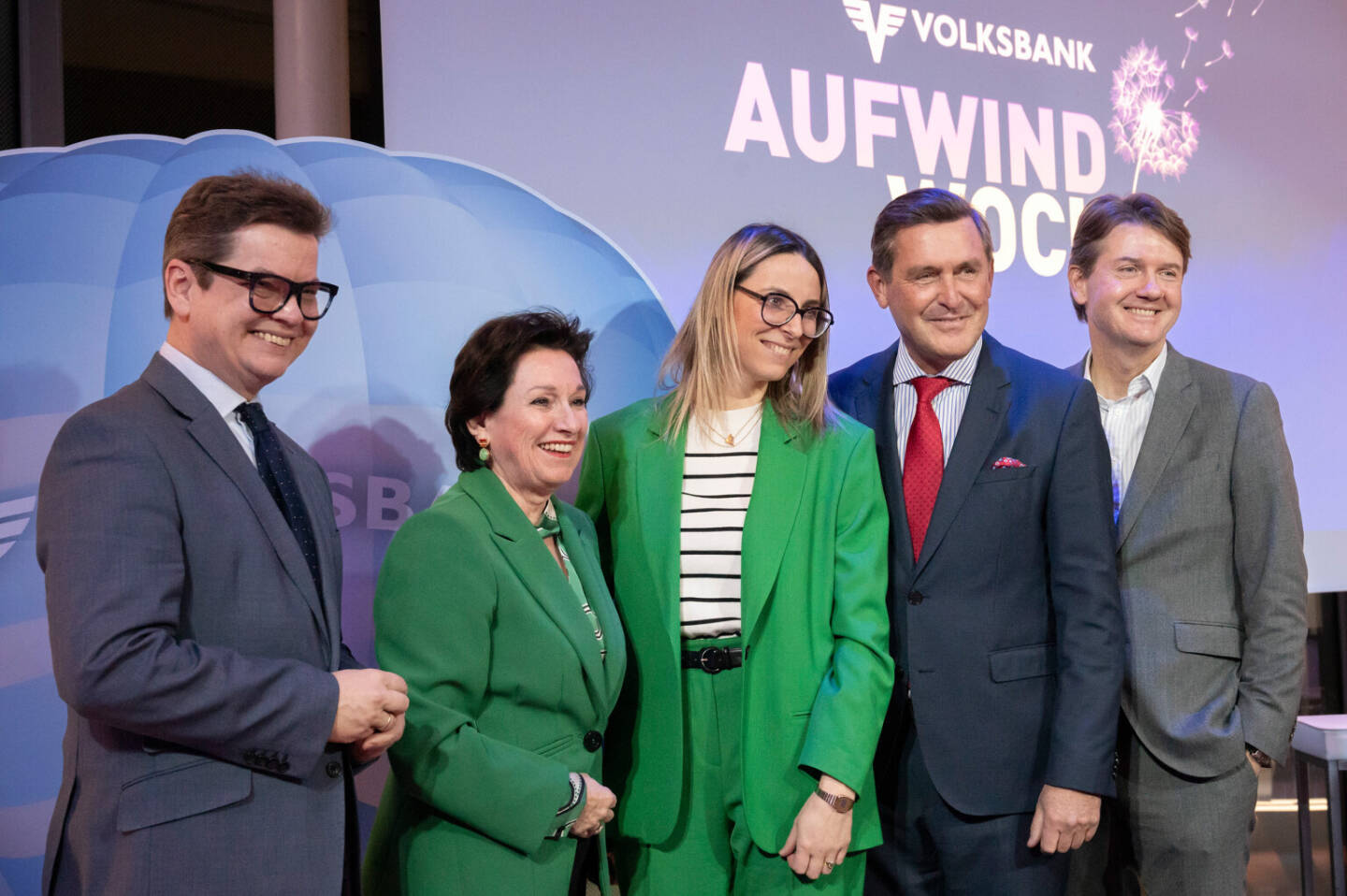 Die VOLKSBANK WIEN AG startete ihre Aufwind-Woche mit einem VIP-Event am 13. Jänner in der Libelle des Wiener MuseumsQuartiers.  v.l.n.r.: Christoph Neumayer (IV-Generalsekretär), Margarete Kriz-Zwittkovits (Vizepräsidentin der WK Wien), Nadina Ruedl (Die Pflanzerei, Gründerin des Jahres beim Woman in Business Award), Wirtschaftsstadtrat Peter Hanke, Gastgeber Gerald Fleischmann (Generaldirektor der VOLKSBANK WIEN AG) © DIVISION 4_Folie