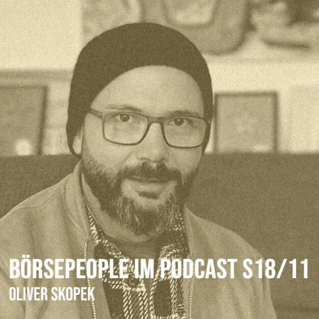 https://open.spotify.com/episode/6WNluGRjY91BQYcwZ8Yu1m
Börsepeople im Podcast S18/11: Oliver Skopek - <p>Oliver Skopek ist Inhouse Medien-Produzent bei der EVN und kommt aus der Heimat des Pott-casts, aus Pottenstein. Vor kurzem durfte ich der erste externe Gast im neuen EVN-Multimediastudio sein, Oliver hat da für das ATX-Unternehmen einiges aufgebaut. Für die EVN hatte er auch einen zweistündigen Film zum 100jährigen Jubiläum umgesetzt, irgendwie Roadmovie, irgendwie auch wieder nicht. Weiters lässt er filmende Drohnen um Kraftwerke fliegen, macht einen internen Podcast und ist auf der Suche nach einer White Label Version von zb. Spotify (ich auch). Die weitere Schnittmenge passt ebenfalls: Karaoke, DJ, Stadionsprecher, u.v.m.. Oliver wirft einen Springsteen mit Gitarre ein, ich einen Idol. <br>
<br>
<a href=http://www.evn.at target=_blank>http://www.evn.at</a><br>
<a href=https://pottcast.letscast.fm/ target=_blank>https://pottcast.letscast.fm/</a><br>
Börsepeople Alexandra Wittmann: <a href=https://audio-cd.at/page/podcast/6991/ target=_blank>https://audio-cd.at/page/podcast/6991/</a><br>
Börsepeople Stefan Zach: <a href=https://audio-cd.at/page/podcast/6975/ target=_blank>https://audio-cd.at/page/podcast/6975/</a><br>
Börsepeople Paul Kaluza: <a href=https://audio-cd.at/page/playlist/7901 target=_blank>https://audio-cd.at/page/playlist/7901</a><br>
<br>
About: Die Serie Börsepeople des Podcasters Christian Drastil, der im Q4/24 in Frankfurt als Finfluencer & Finanznetworker #1 Austria ausgezeichnet wurde, findet im Rahmen von <a href=http://www.audio-cd.at target=_blank>http://www.audio-cd.at</a> und dem Podcast Audio-CD.at Indie Podcasts statt.  Es handelt sich dabei um typische Personality- und Werdegang-Gespräche. Die Season 18 umfasst unter dem Motto „25 Börsepeople“ 25 Talks. Presenter der Season 18 ist die EVN <a href=http://www.evn.at target=_blank>http://www.evn.at.</a> Welcher der meistgehörte Börsepeople Podcast ist, sieht man unter <a href=http://www.audio-cd.at/people target=_blank>http://www.audio-cd.at/people.</a> Der Zwischenstand des laufenden Rankings ist tagesaktuell um 12 Uhr aktualisiert.<br>
<br>
Bewertungen bei Apple (oder auch Spotify) machen mir Freude: <a href=http://www.audio-cd.at/spotify target=_blank>http://www.audio-cd.at/spotify</a> , <a href=http://www.audio-cd.at/apple target=_blank>http://www.audio-cd.at/apple</a> .<br>
</p> (11.04.2025) 