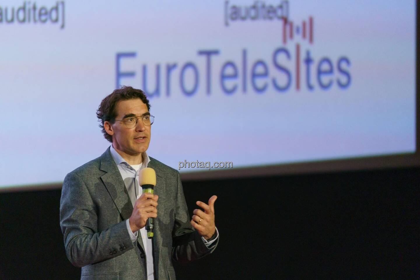 1. Aktientag von Börse Social und Börse Express im Cineplexx Kino, Präsentation EuroTeleSites, Lars Mosdorf (CFO)