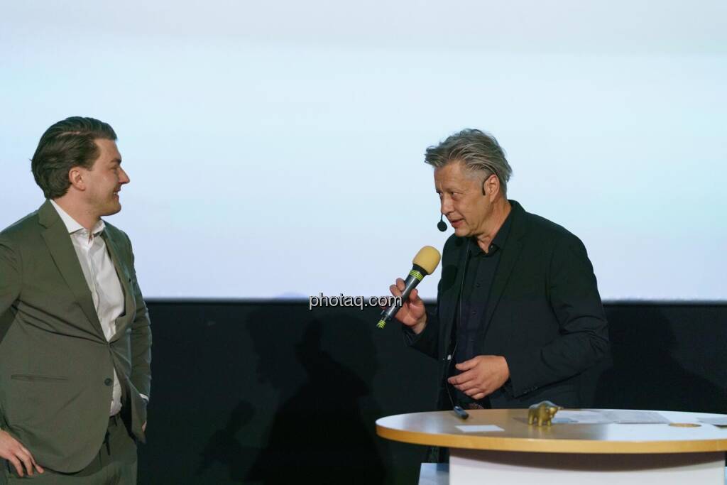 1. Aktientag von Börse Social und Börse Express im Cineplexx Kino, Präsentation UKO Microshops, CEO Moritz Unterkofler, Robert Gillinger (Börse Express) (14.05.2025) 