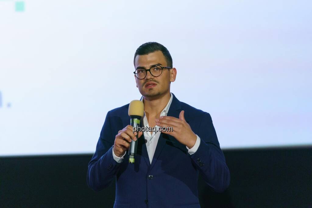 1. Aktientag von Börse Social und Börse Express im Cineplexx Kino, Präsentation UKO Microshops, CFO Maximilian Huber (14.05.2025) 