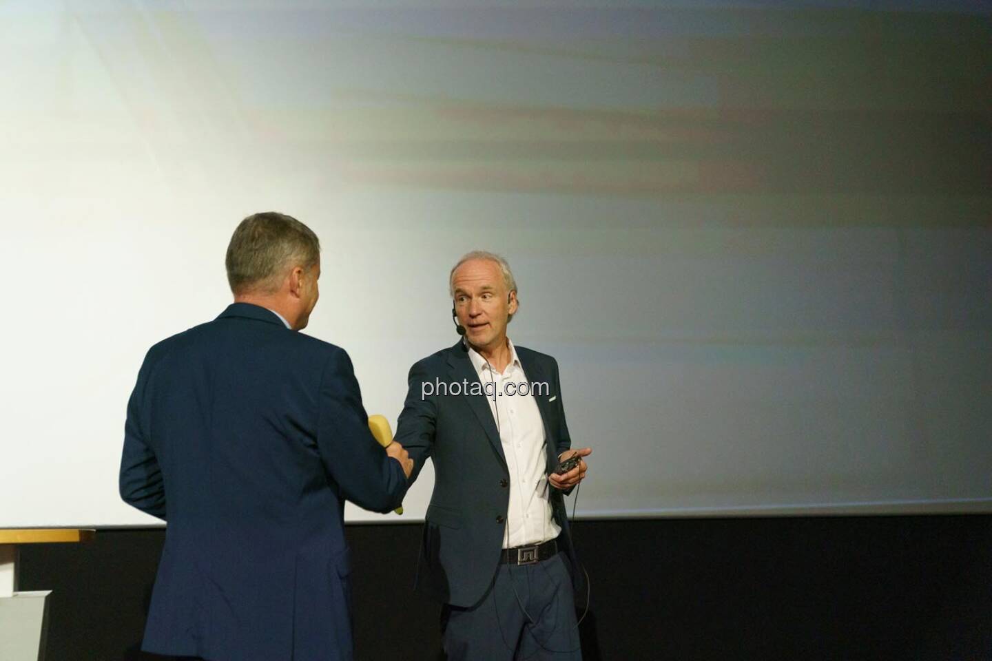 1. Aktientag von Börse Social und Börse Express im Cineplexx Kino, Präsentation RWT AG, CEO Reinhard Thor, Christian Drastil (Börse Social, kapitalmarkt-stimme.at)