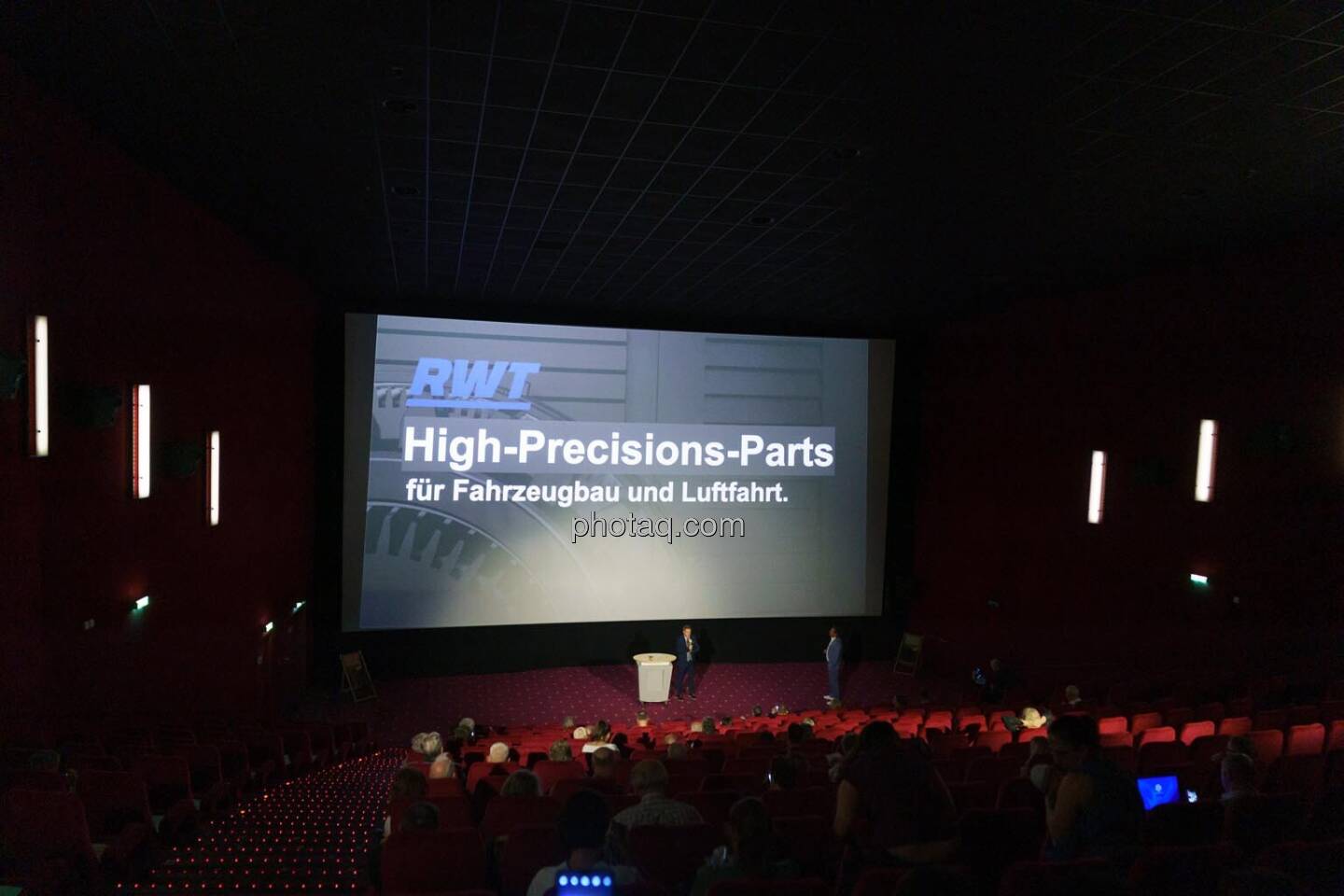 1. Aktientag von Börse Social und Börse Express im Cineplexx Kino, Präsentation RWT AG