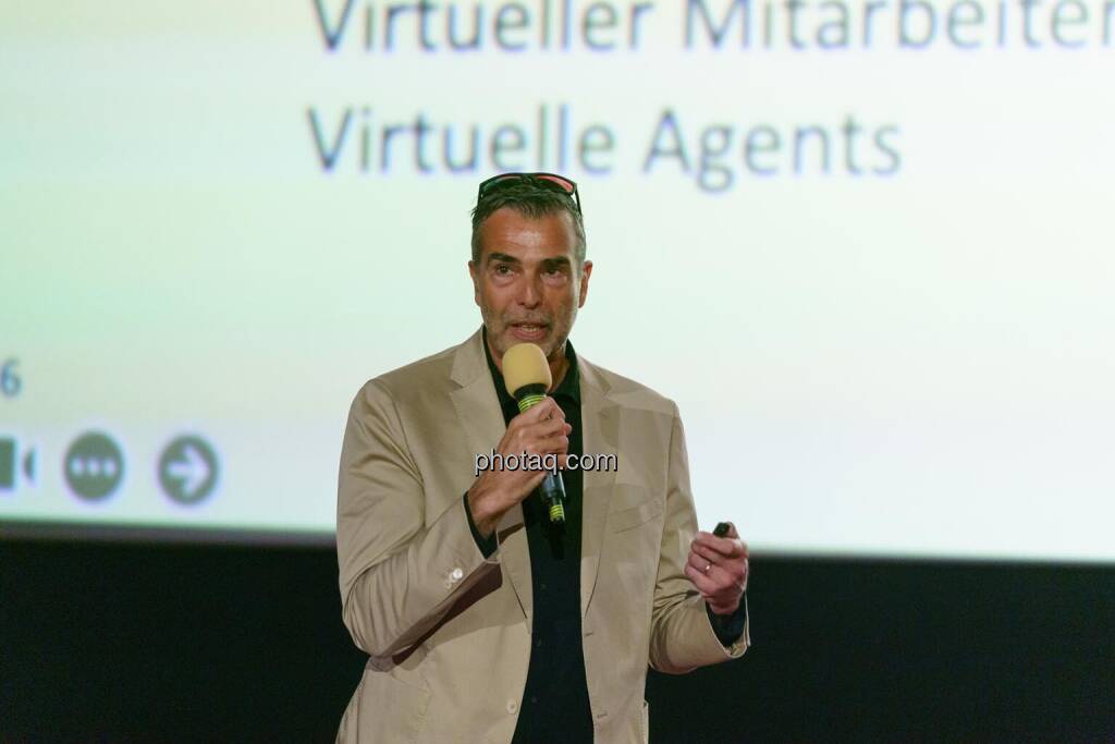 1. Aktientag von Börse Social und Börse Express im Cineplexx Kino, Präsentation ReGuest, CEO Michael Mitterhofer (14.05.2025) 