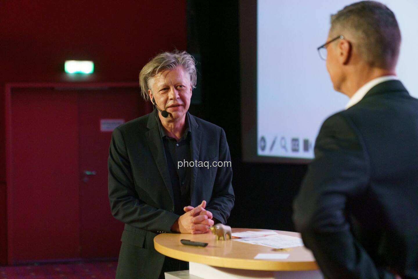 1. Aktientag von Börse Social und Börse Express im Cineplexx Kino, Live Podcast Von Bullen & Bären mit Robert Gillinger (Börse Express) und Harry Schartner (DADAT)
