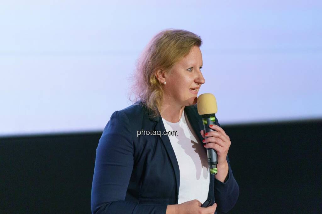 1. Aktientag von Börse Social und Börse Express im Cineplexx Kino, Präsentation BAWAG, Jutta Wimmer (IR) (14.05.2025) 
