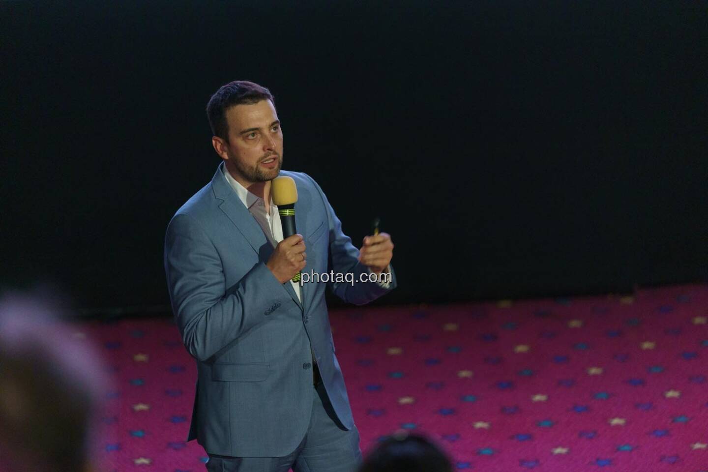 1. Aktientag von Börse Social und Börse Express im Cineplexx Kino, Präsentation FACC AG, CFO Florian Heindl