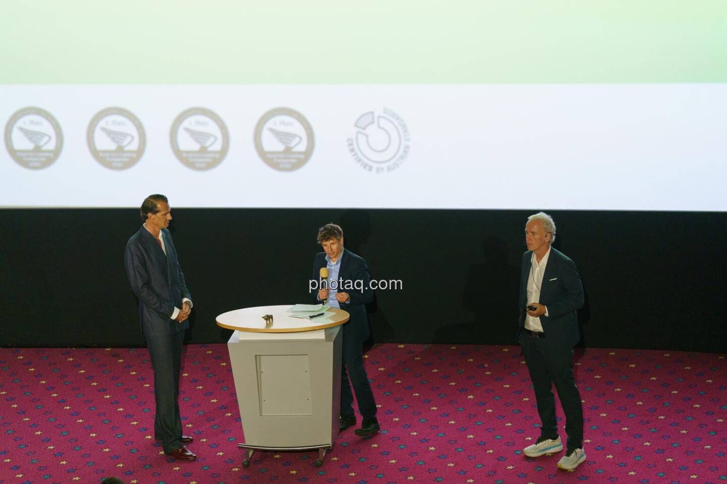 1. Aktientag von Börse Social und Börse Express im Cineplexx Kino, Studienpräsentation von Thomas Schwabl von Marketagent zu Österreichischen Aktien, Inputs von Gunter Deuber (Raiffeisen Research), Christian Drastil (Börse Social, kapitalmarkt-stimme.at)