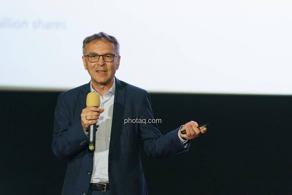 1. Aktientag von Börse Social und Börse Express im Cineplexx Kino, Präsentation Bechtle AG, Martin Link (IR) (14.05.2025) 