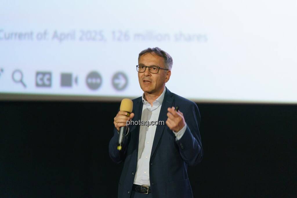 1. Aktientag von Börse Social und Börse Express im Cineplexx Kino, Präsentation Bechtle AG, Martin Link (IR) (14.05.2025) 