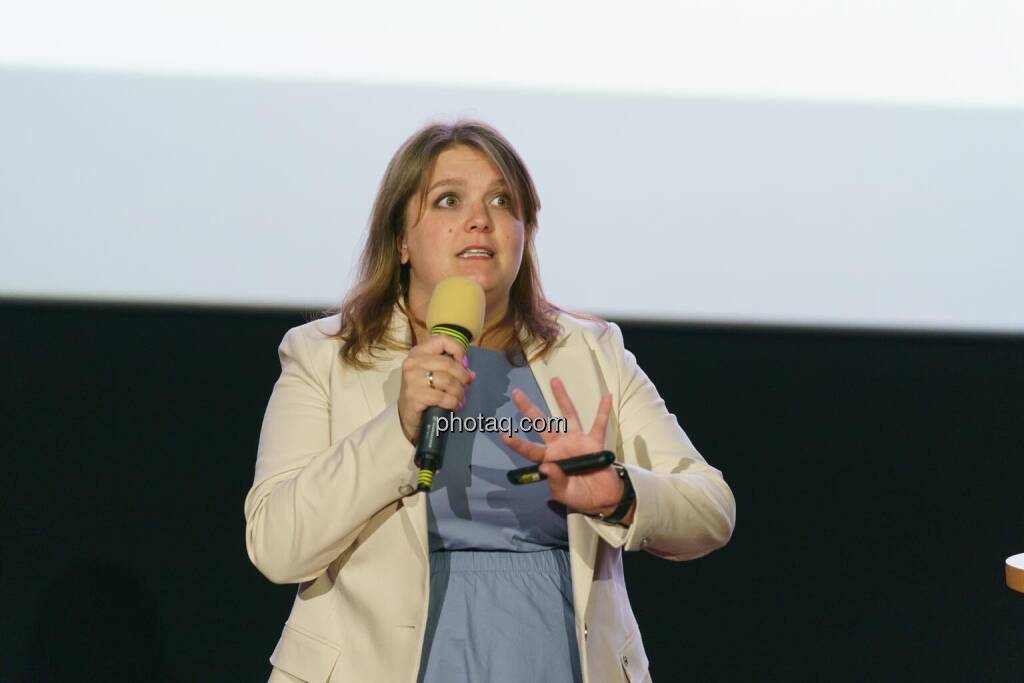 1. Aktientag von Börse Social und Börse Express im Cineplexx Kino, Präsentation PORR AG, Lisa Galuska (IR) (14.05.2025) 